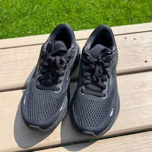 Brooks Black Athletic Shoes